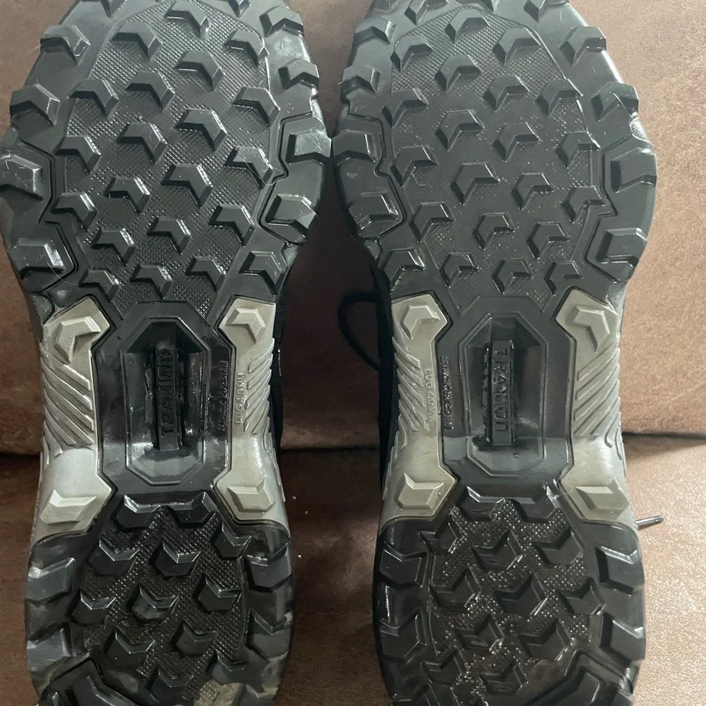 Adidas hiking shoes - Picture 2 of 5